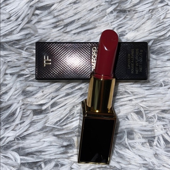 Tom Ford lip color lipstick- 08 velvet cherry - Picture 4 of 8